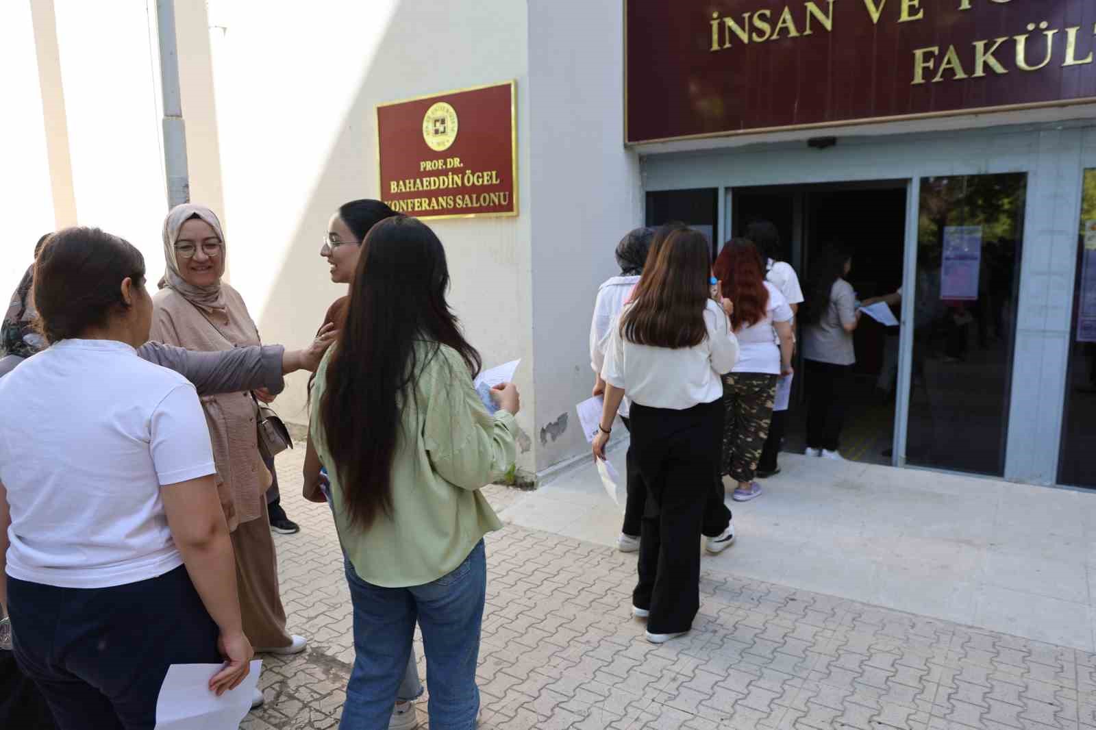 Elazığ’da YKS heyecanı sürüyor