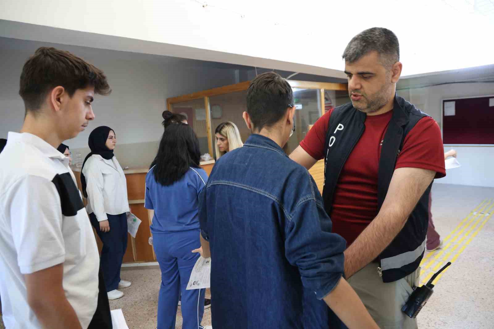 Elazığ’da YKS heyecanı sürüyor