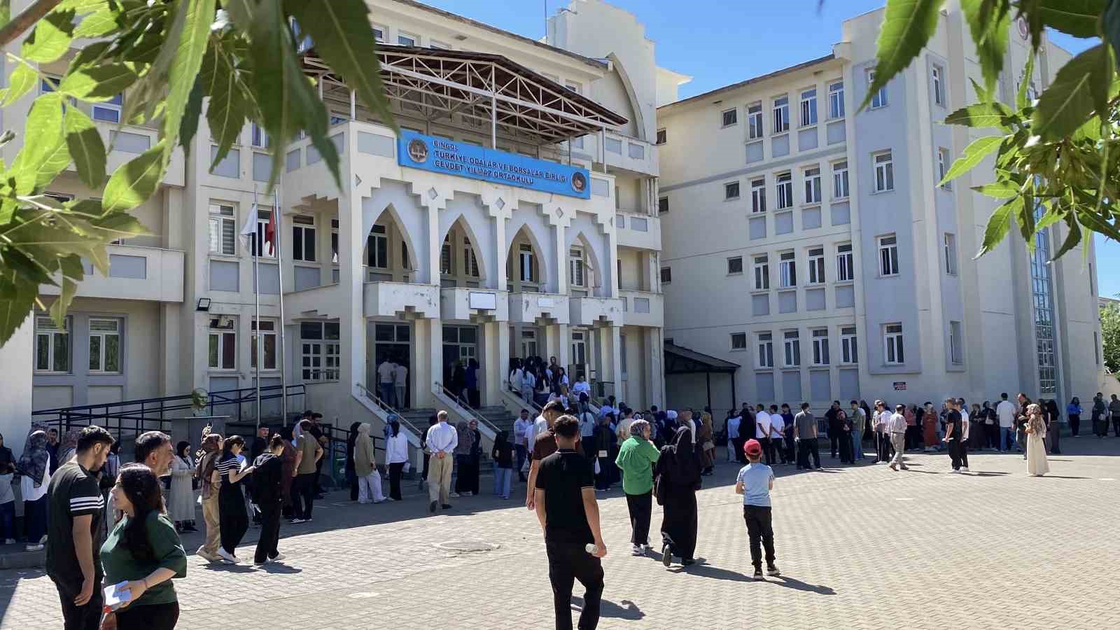 Bingöl’de YKS heyecanı sürüyor