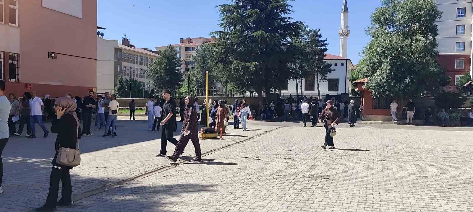 Bingöl’de YKS heyecanı sürüyor