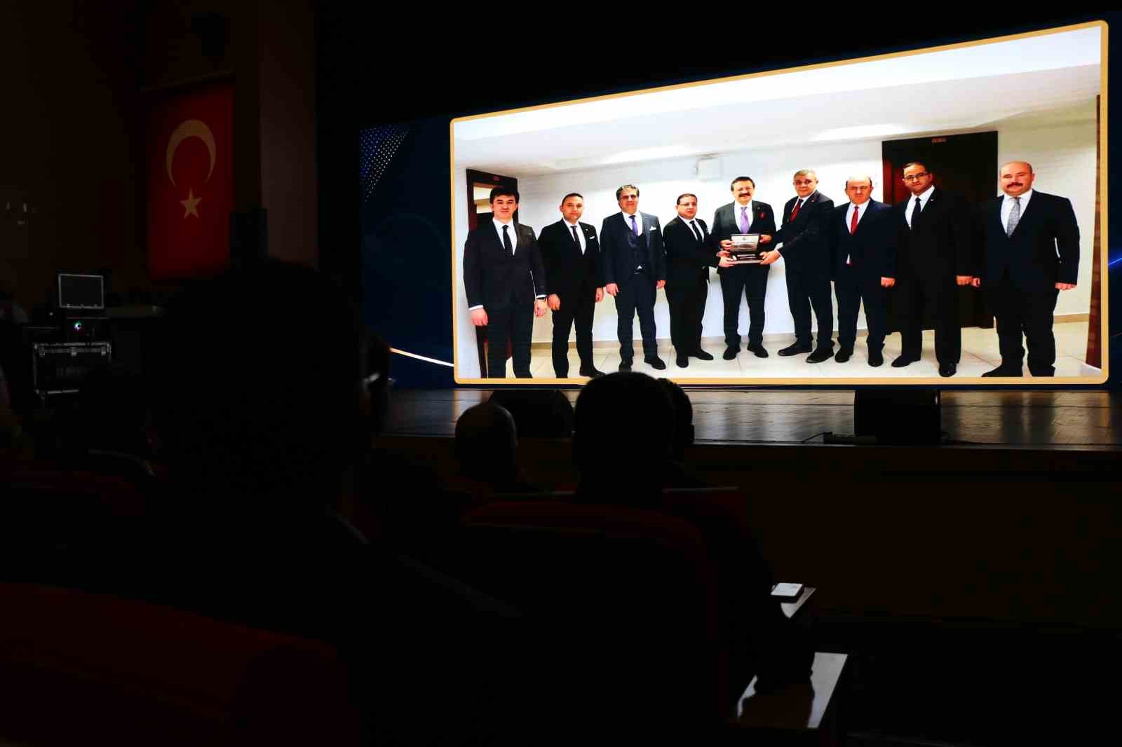 İş adamı Eken, adaylarını tanıttı