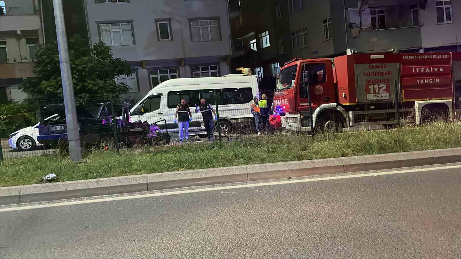 Samsun’da Tofaş araç park halindeki araçlara çarptı: 2’si ağır 3 yaralı
