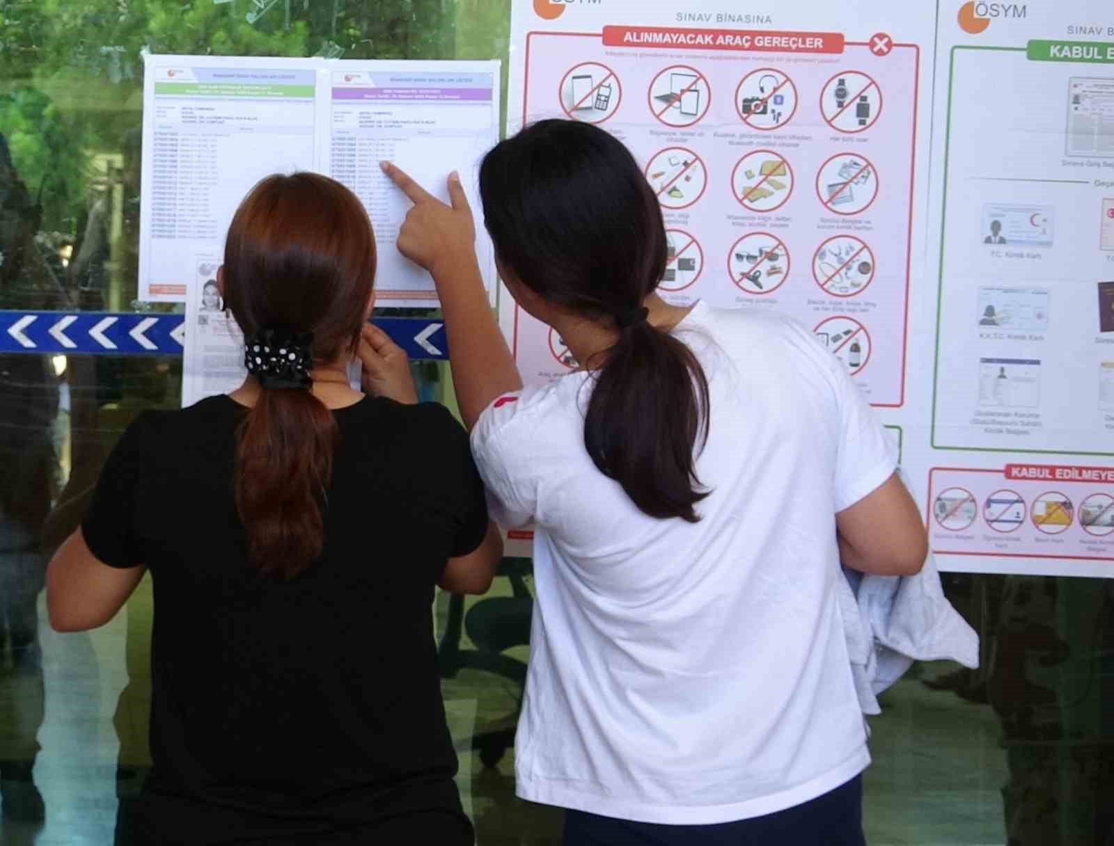 Antalya’da YKS’de ikinci gün heyecanı