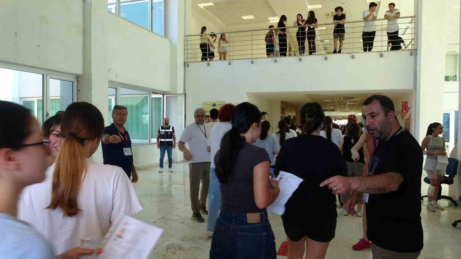 Antalya’da YKS’de ikinci gün heyecanı