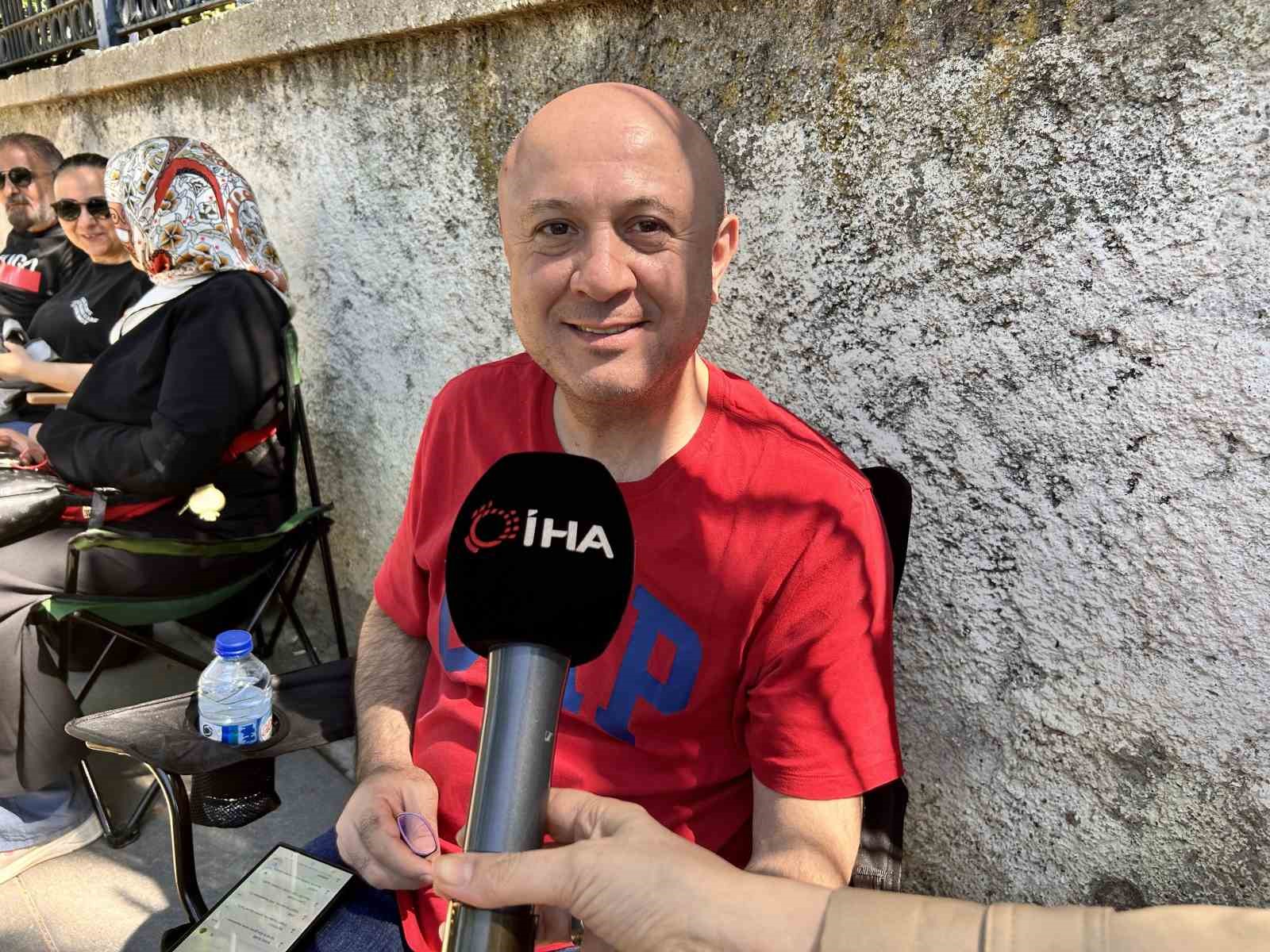 AYT sınavında ailelerin heyecanlı bekleyişi sürüyor