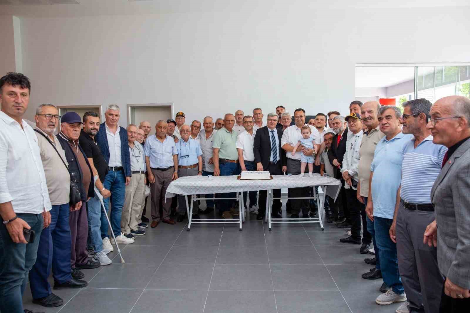 Şehit ve gazi babalarına anlamlı ziyaret