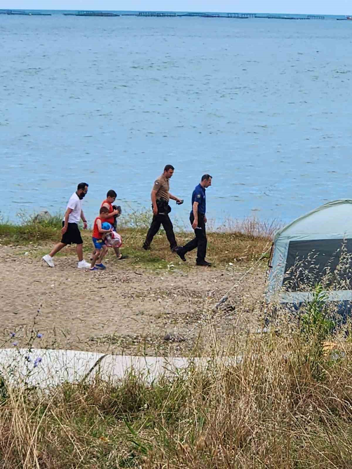 Trabzon’da baba ile oğlu boğulmaktan son anda kurtarıldı