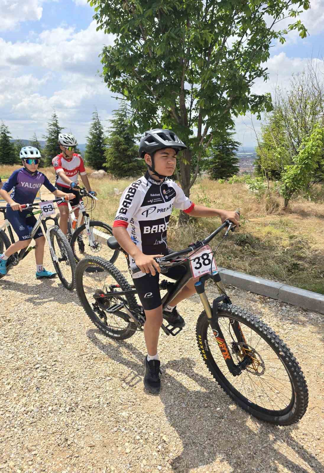 Pedal sporcuları Eskişehir’de podyum için yarıştı