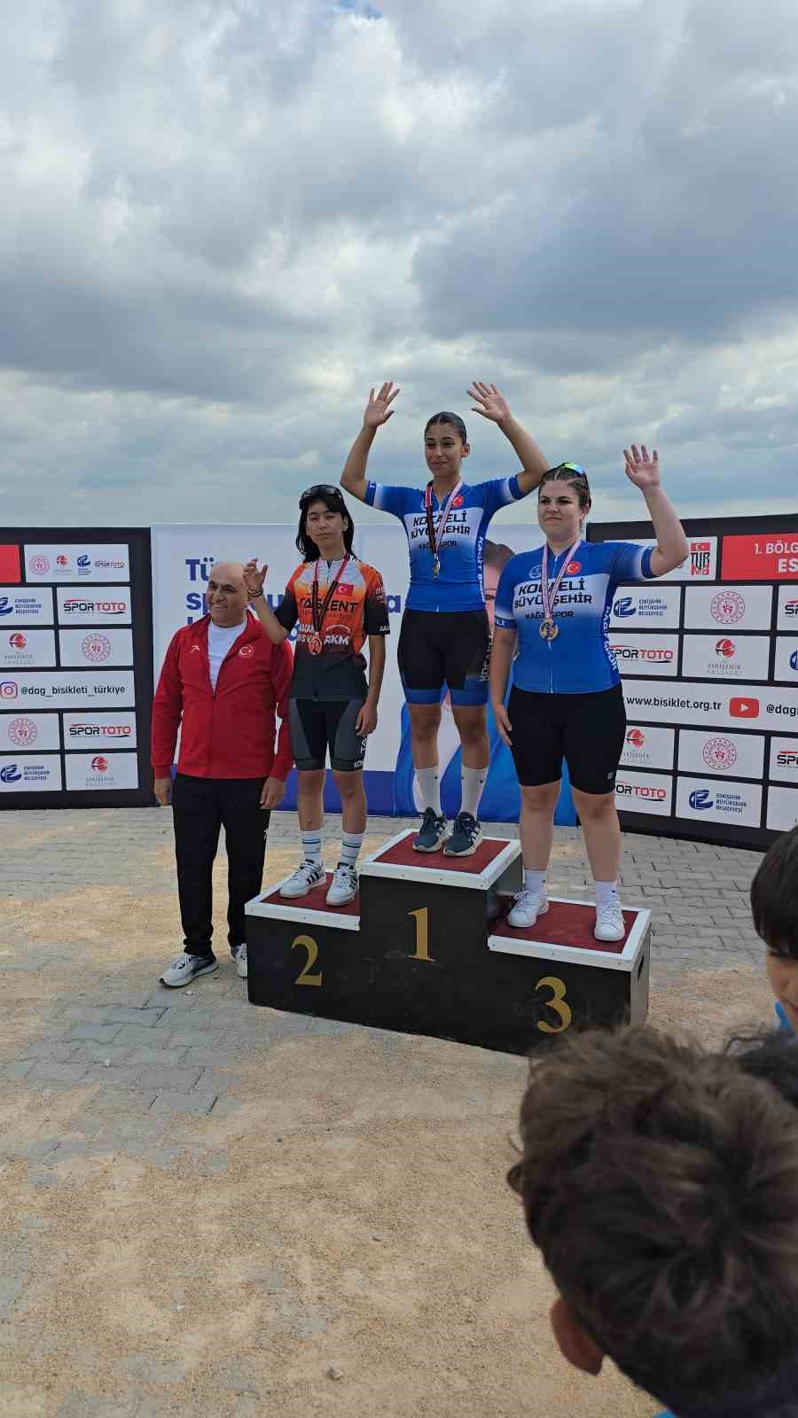 Pedal sporcuları Eskişehir’de podyum için yarıştı