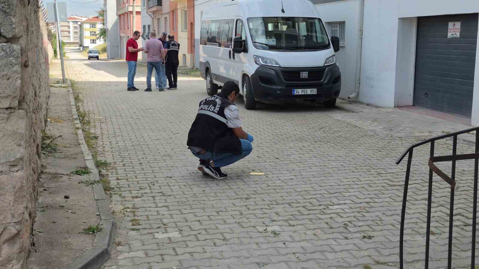 Eskişehir’de 17 yaşındaki çocuk, bir kişiyi pompalı tüfekle vurdu