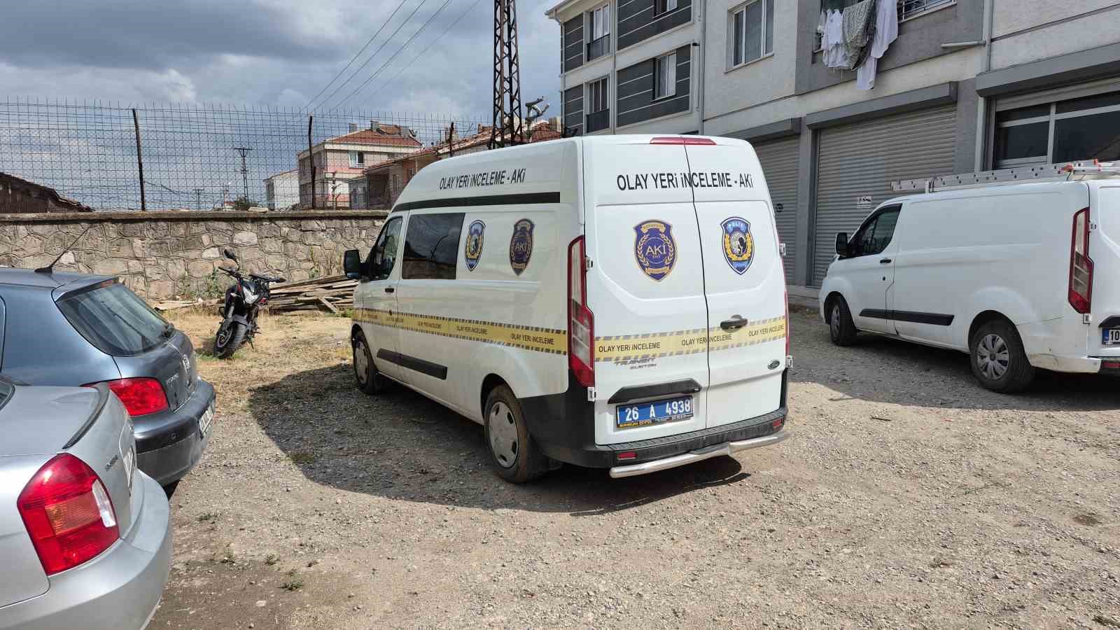 Eskişehir’de 17 yaşındaki çocuk, bir kişiyi pompalı tüfekle vurdu