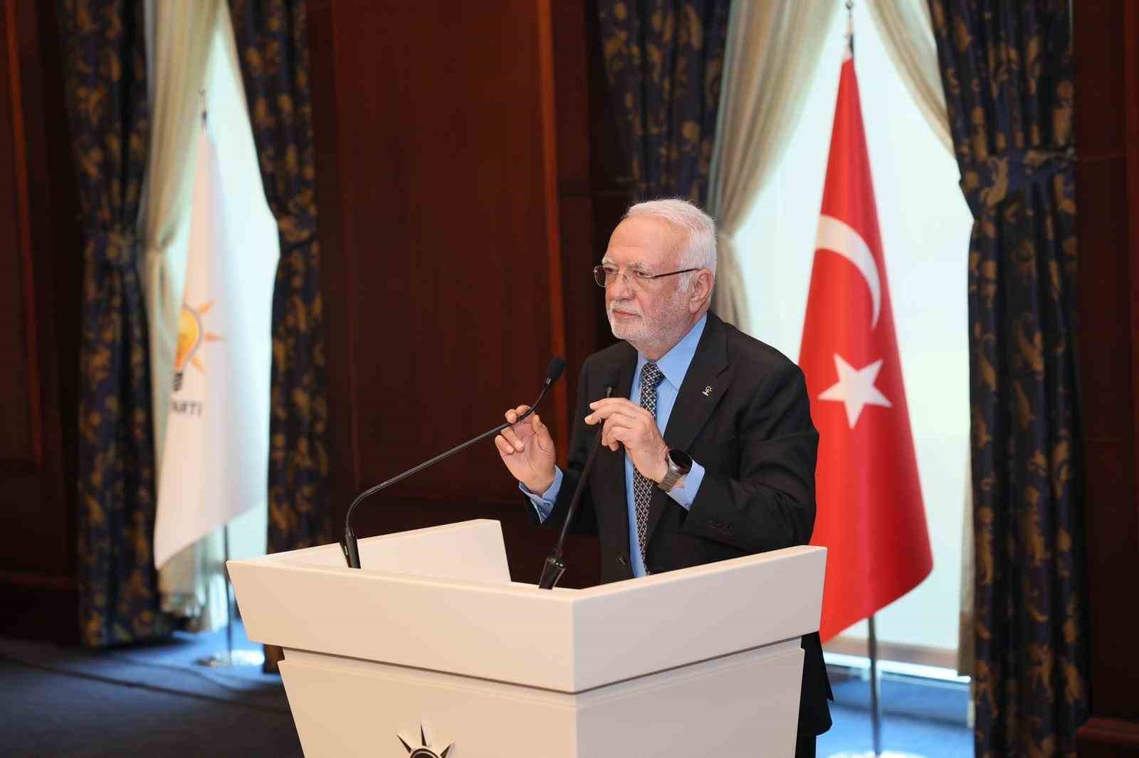 AK Parti Kadın Kolları’ndan anlamlı Babalar Günü programı: Şehit babaları ve gaziler ağırlandı