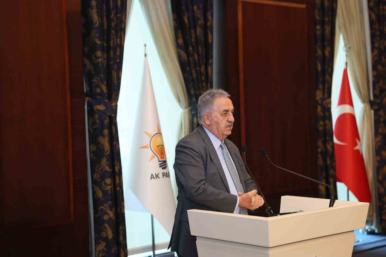 AK Parti Kadın Kolları’ndan anlamlı Babalar Günü programı: Şehit babaları ve gaziler ağırlandı