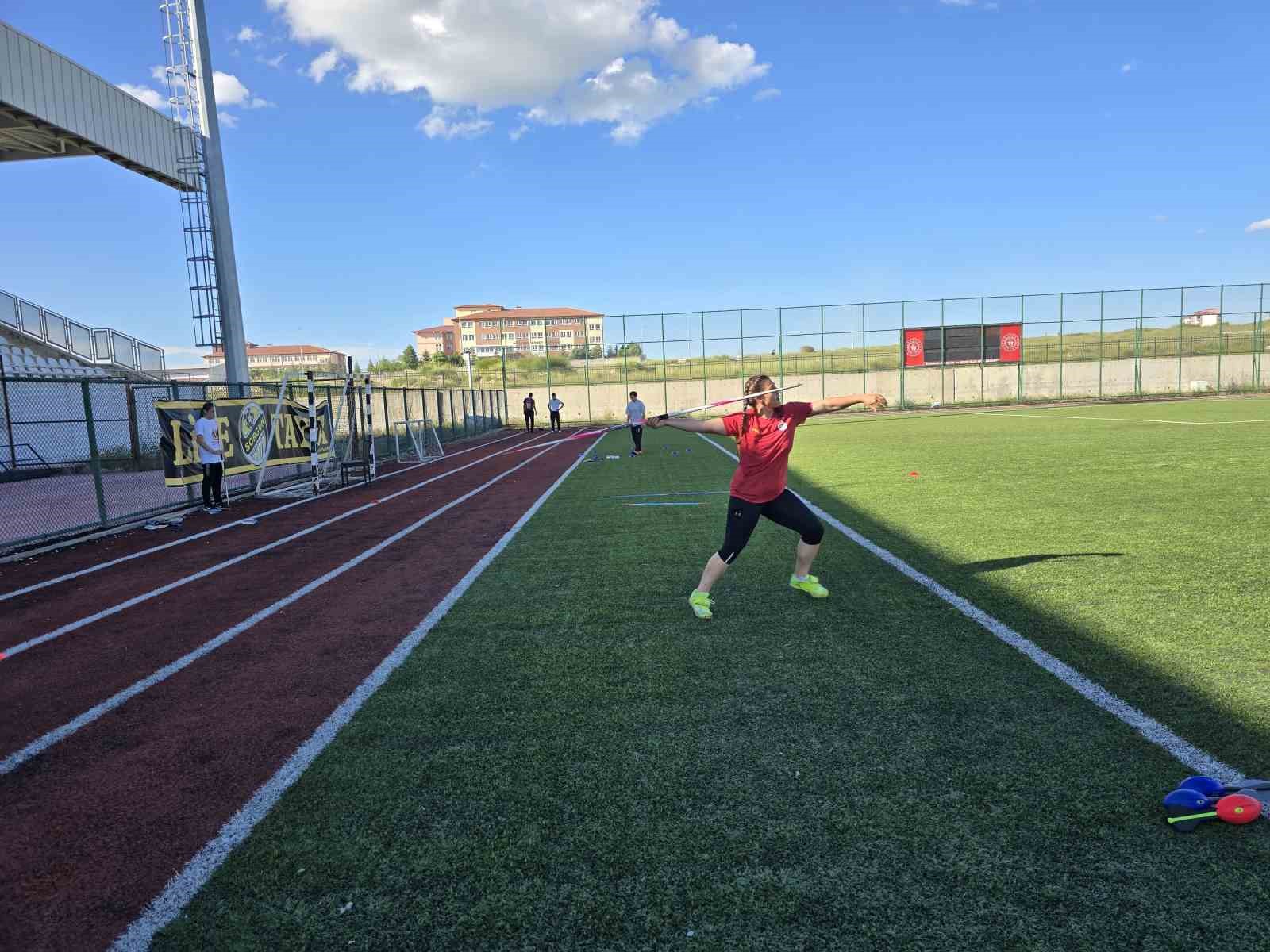Yozgatlı genç sporcu yaz kış demeden çalıştı, adından söz ettiren başarılara imza attı