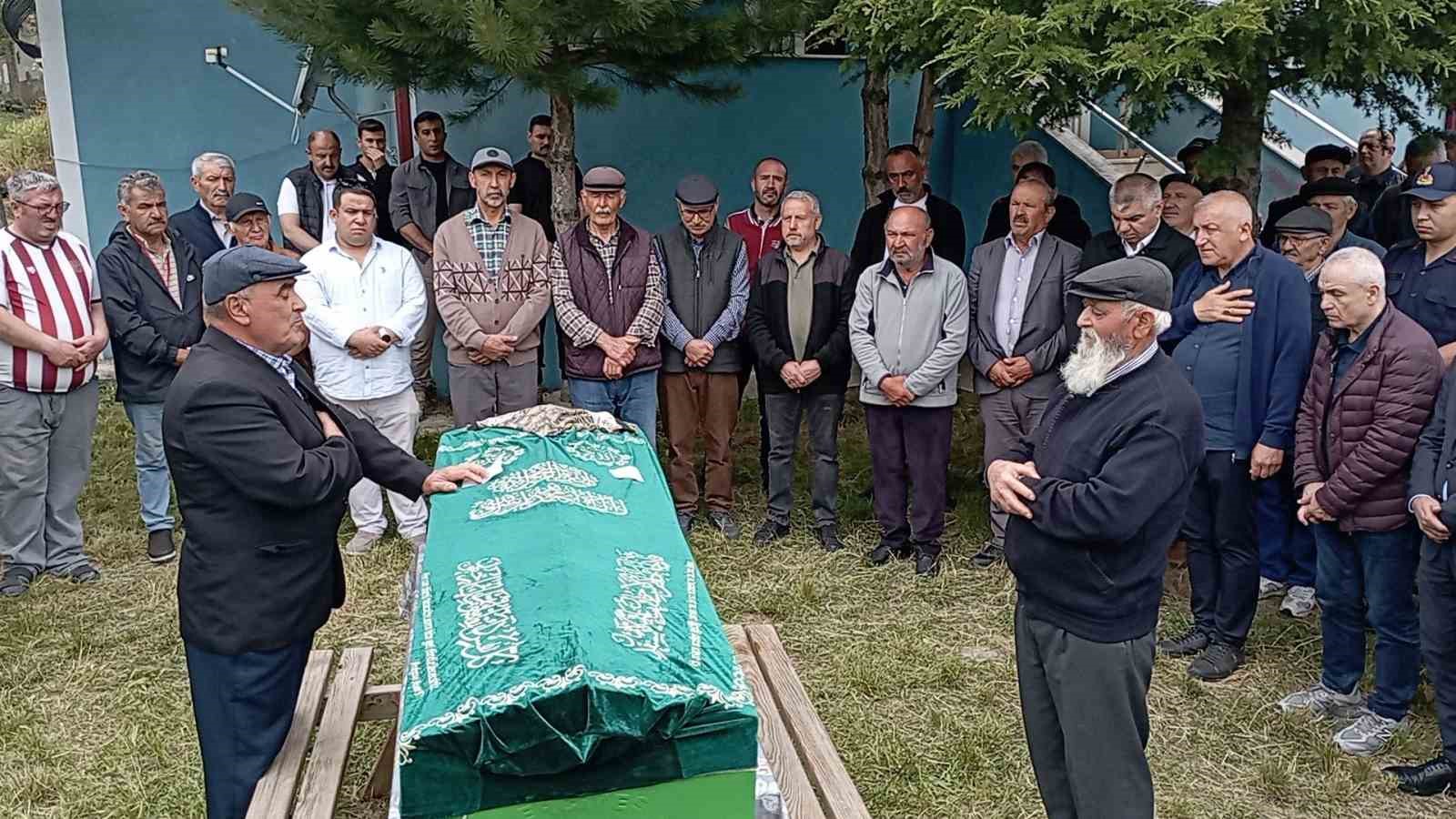 Rıza Çalımbay’ın annesi son yolculuğuna uğurlandı