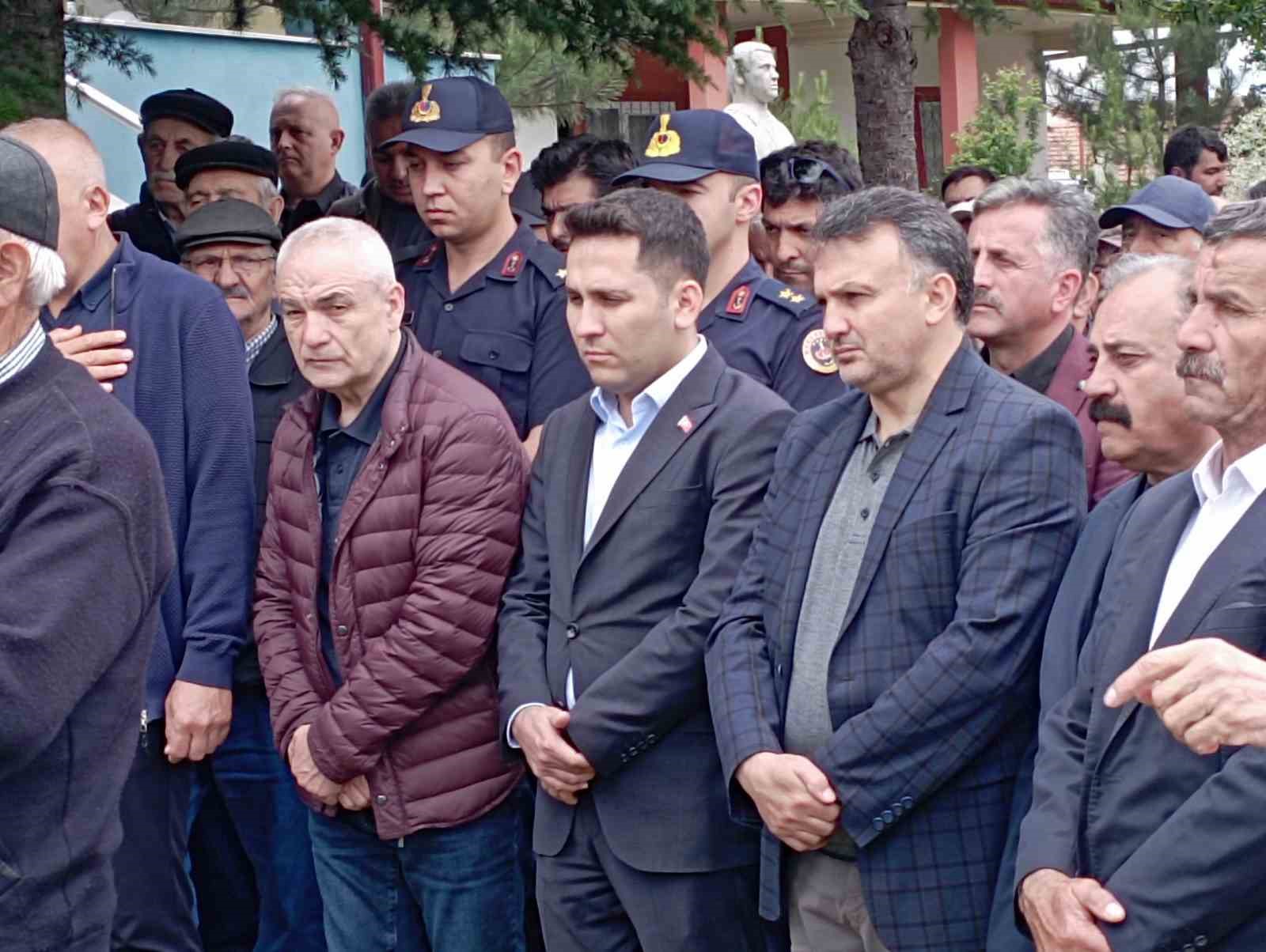Rıza Çalımbay’ın annesi son yolculuğuna uğurlandı