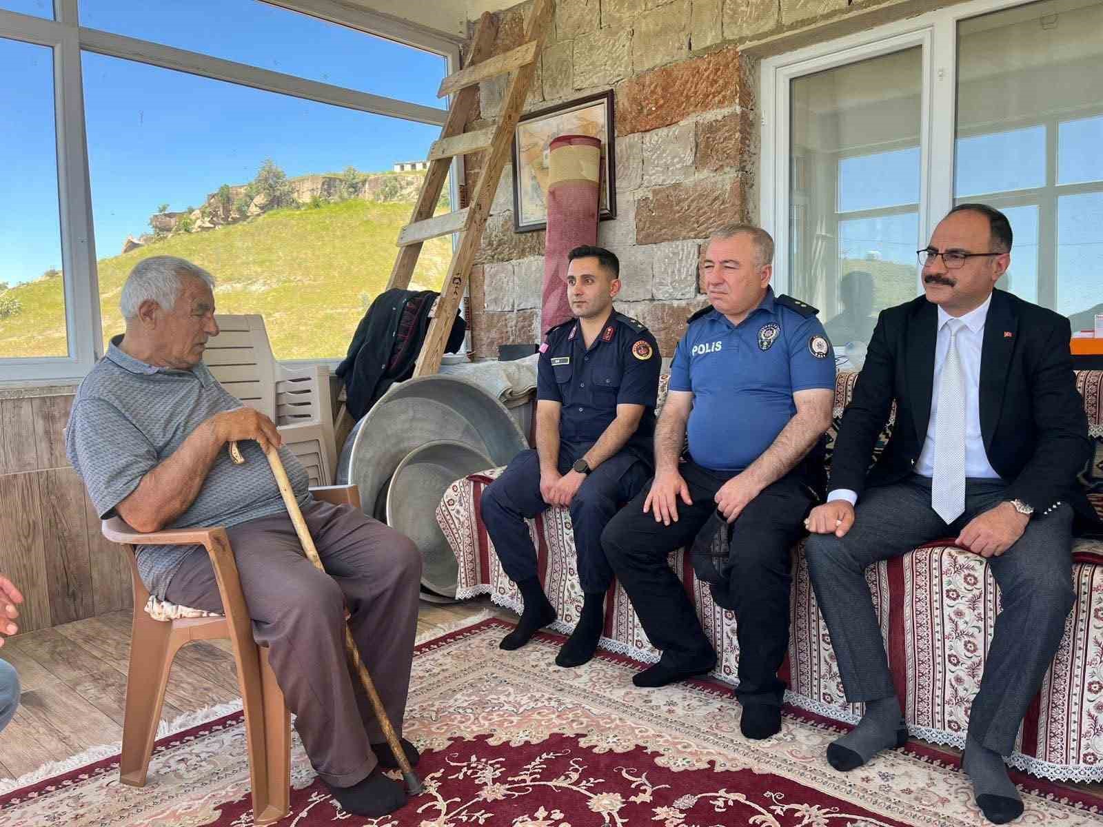 Tomarza’da şehit babalarına ’Babalar Günü’ sürprizi
