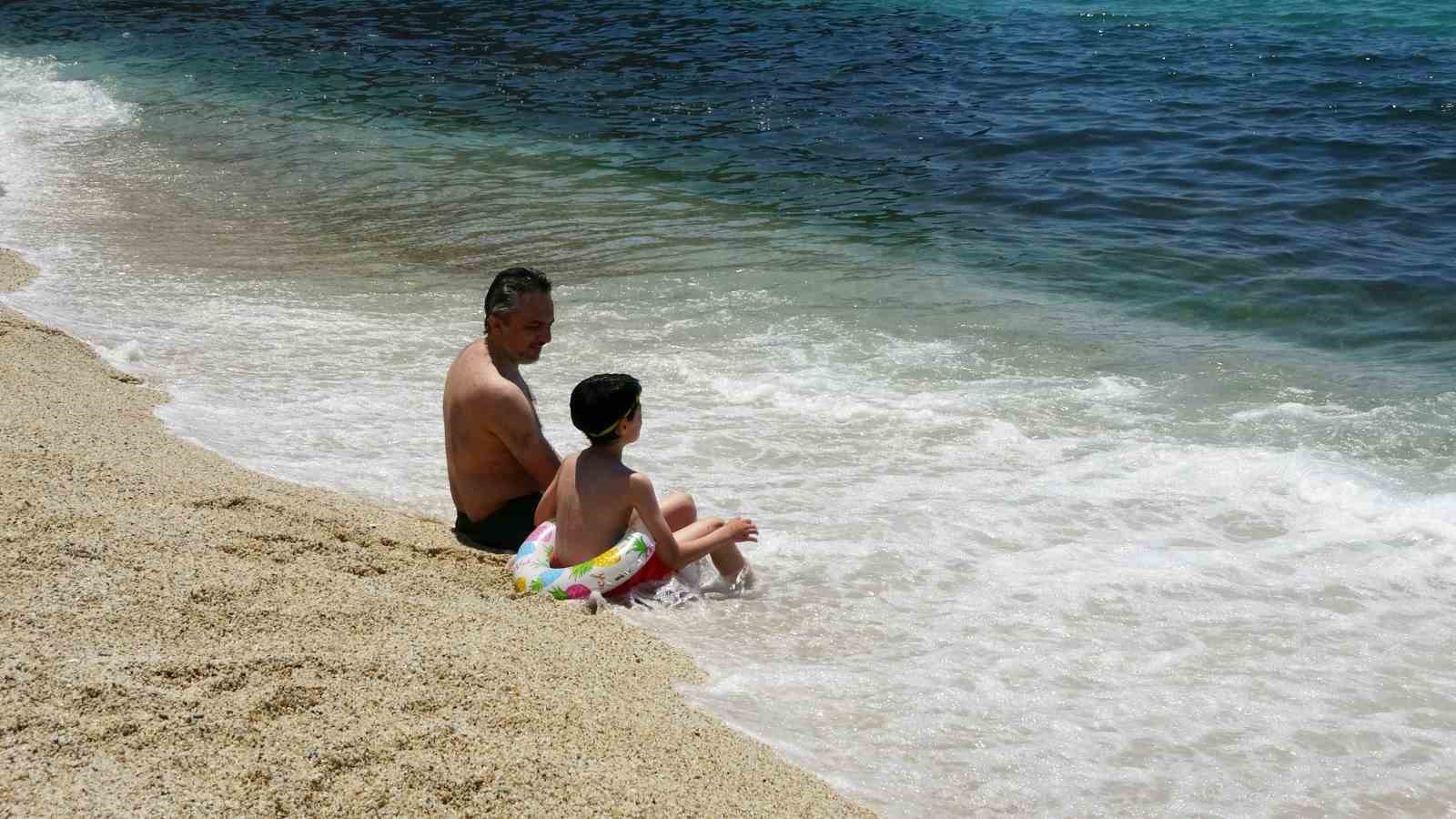 Alanya’da termometreler 31 dereceyi gösterdi, sahiller doldu