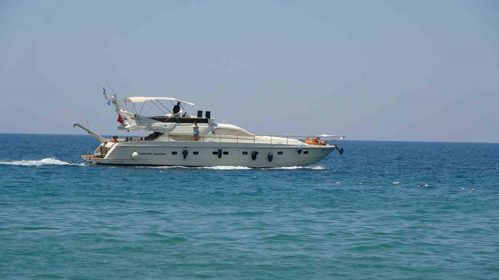 Alanya’da termometreler 31 dereceyi gösterdi, sahiller doldu