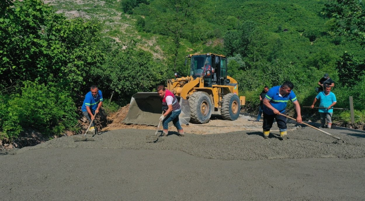 Ordu’da heyelan sonucu açılan alternatif yol betonla güçlendirildi