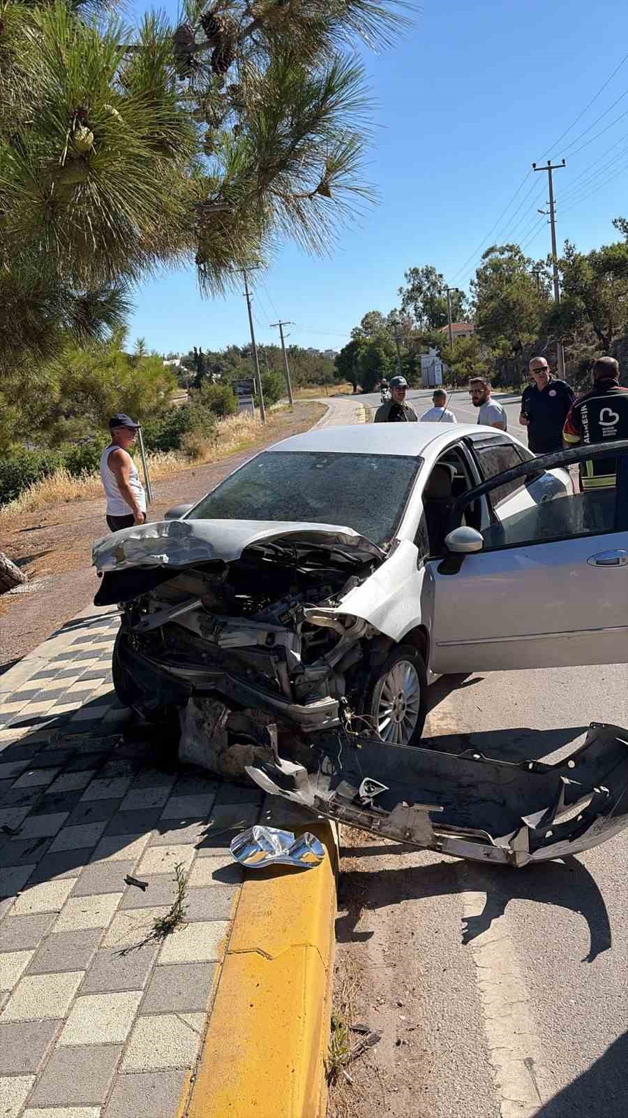 Ayvalık’ta trafik kazası: Araçta sıkışan sürücü kurtarıldı