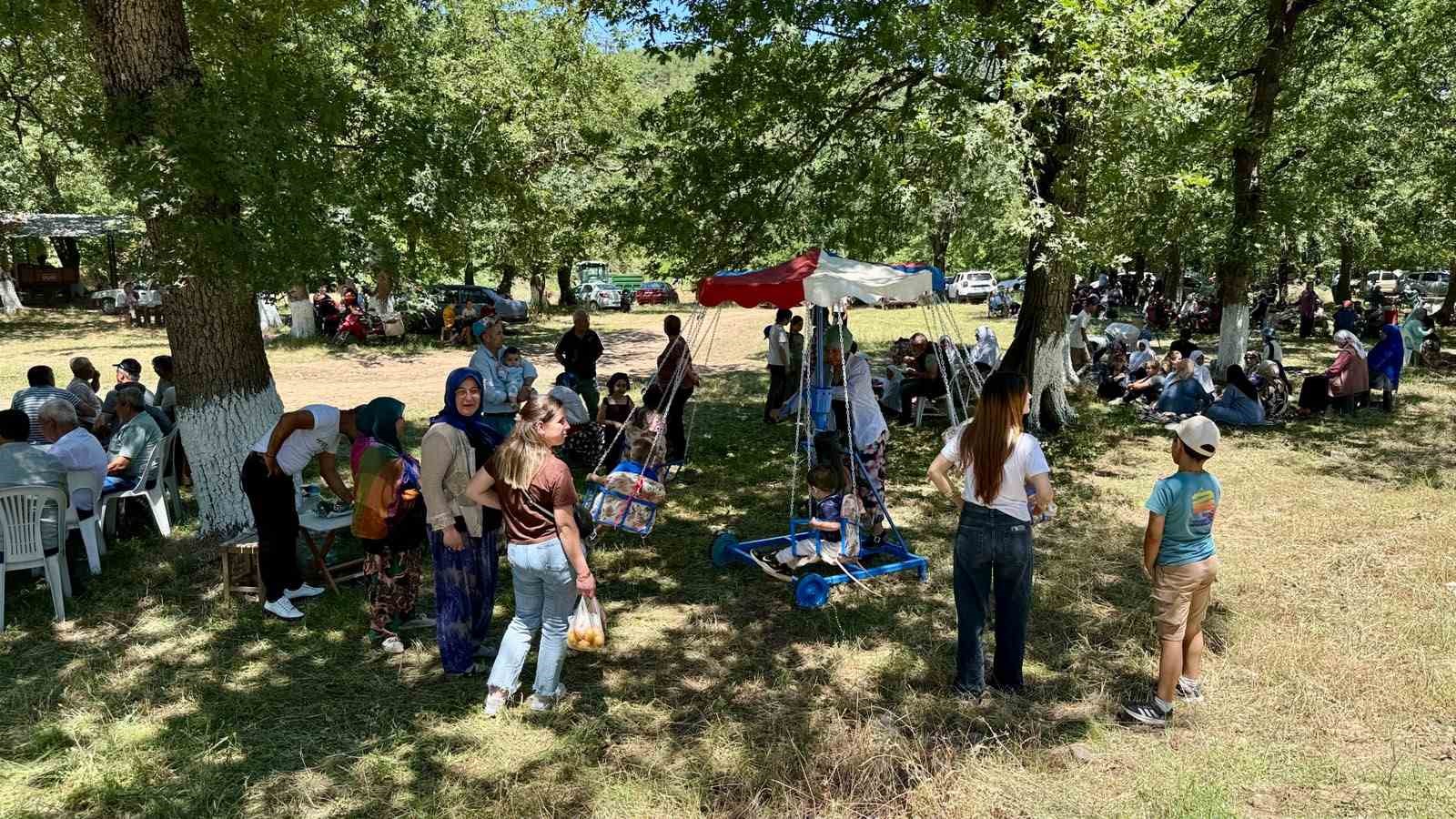 Dereoba köyü hayrı yapıldı