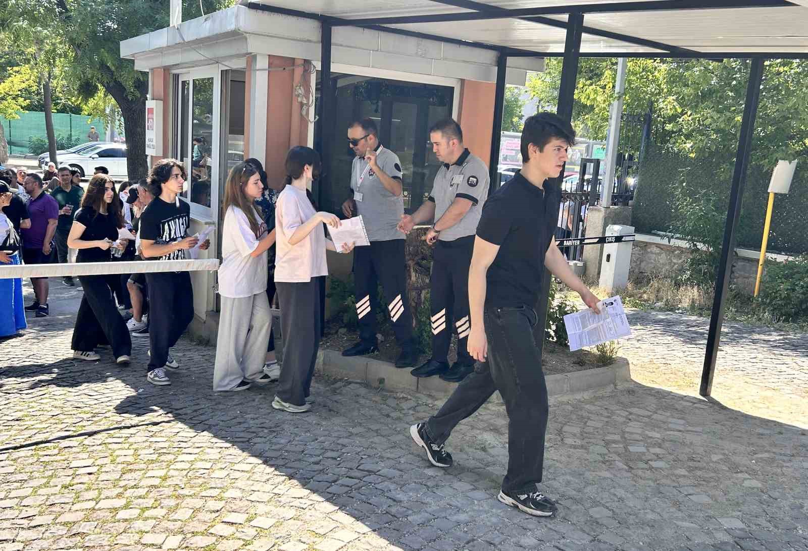 YKS’nin son oturumu olan YDT başladı