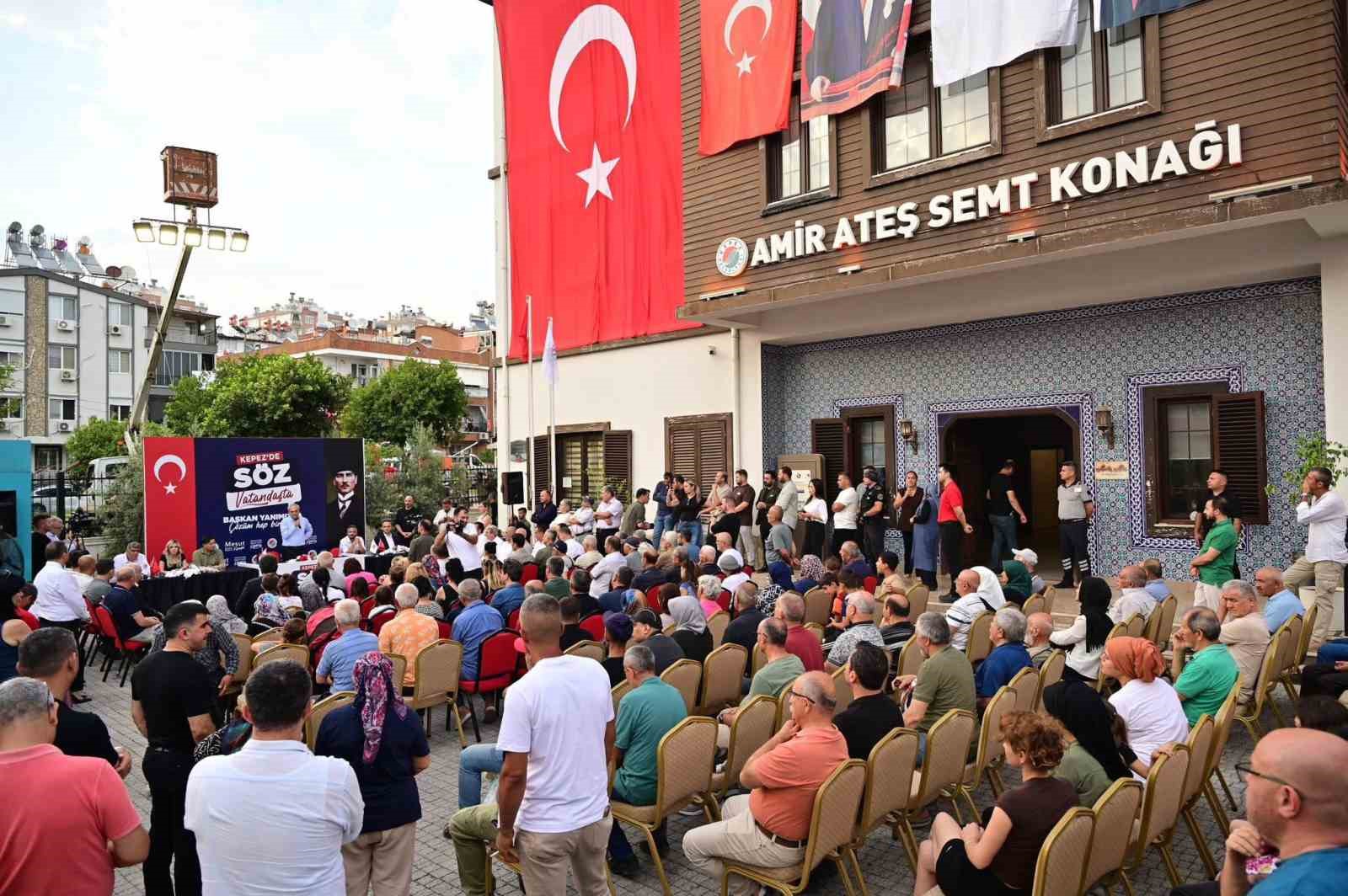 Kepez Belediye Başkanı Mesut Kocagöz vatandaşlarla buluştu