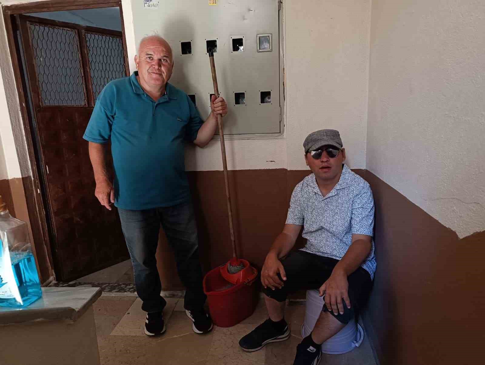 "Her baba evladı için yaşar" dedirten fedakarlık: Ömrünü engelli oğluna adadı