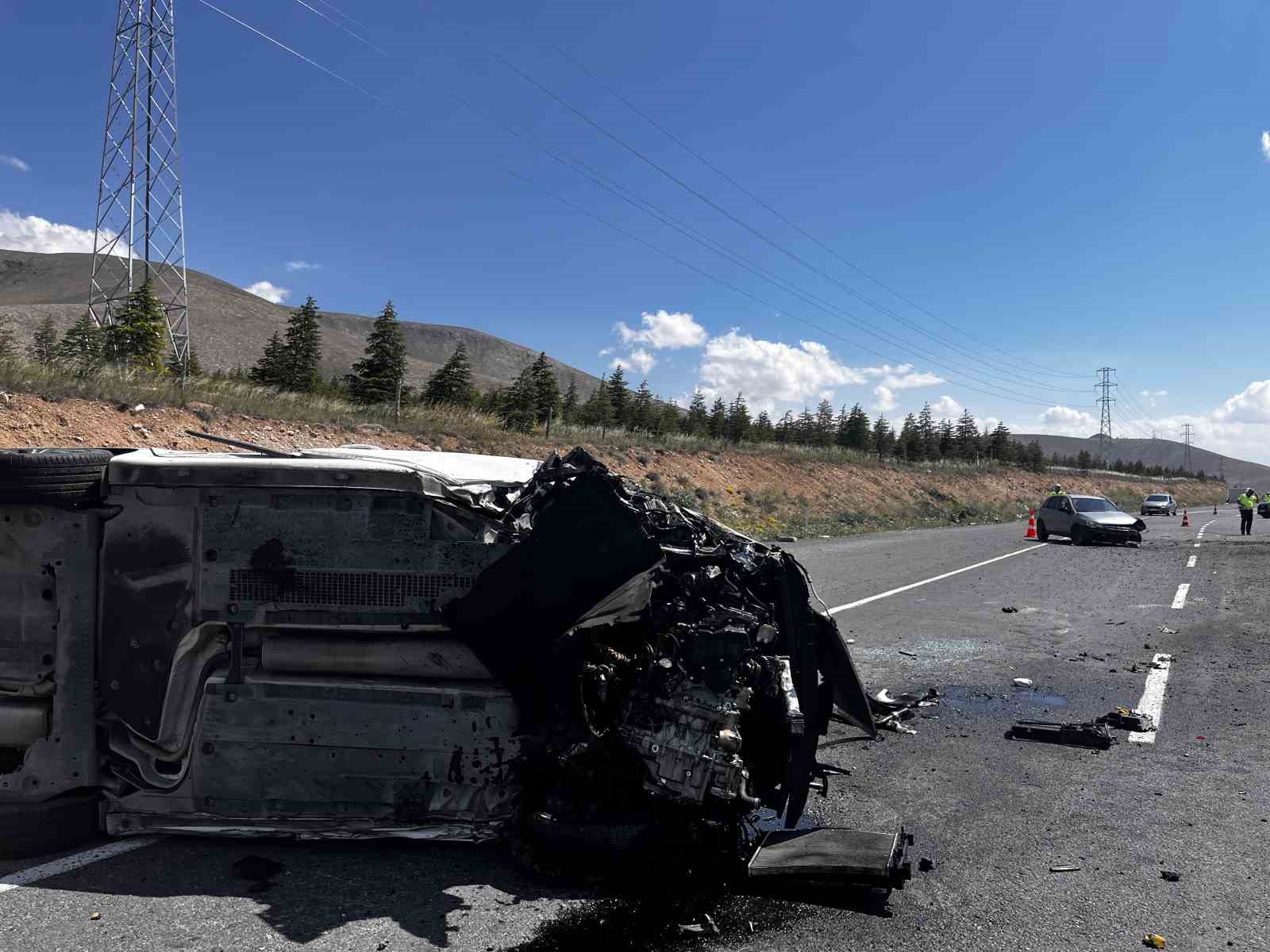 Niğde-Kayseri yolunda trafik kazası: 4 yaralı