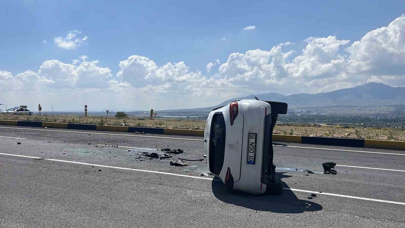 Niğde-Kayseri yolunda trafik kazası: 4 yaralı