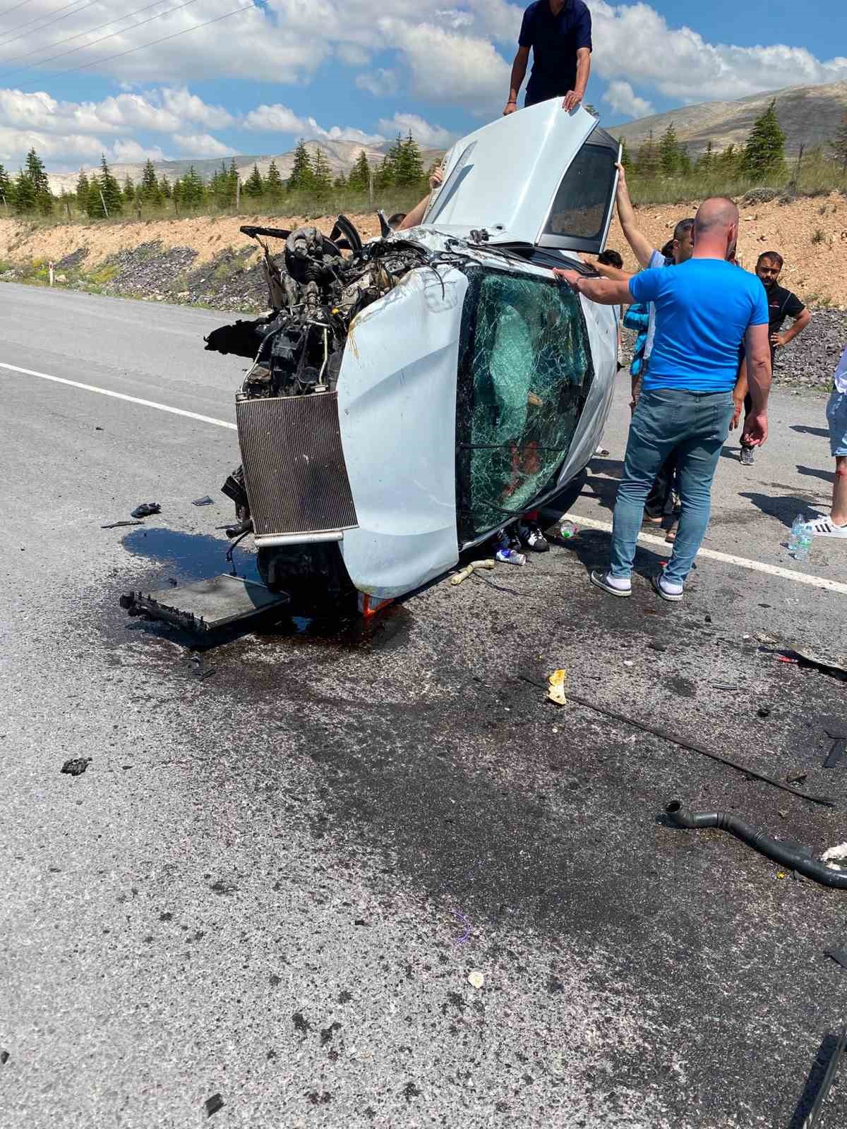 Niğde-Kayseri yolunda trafik kazası: 4 yaralı