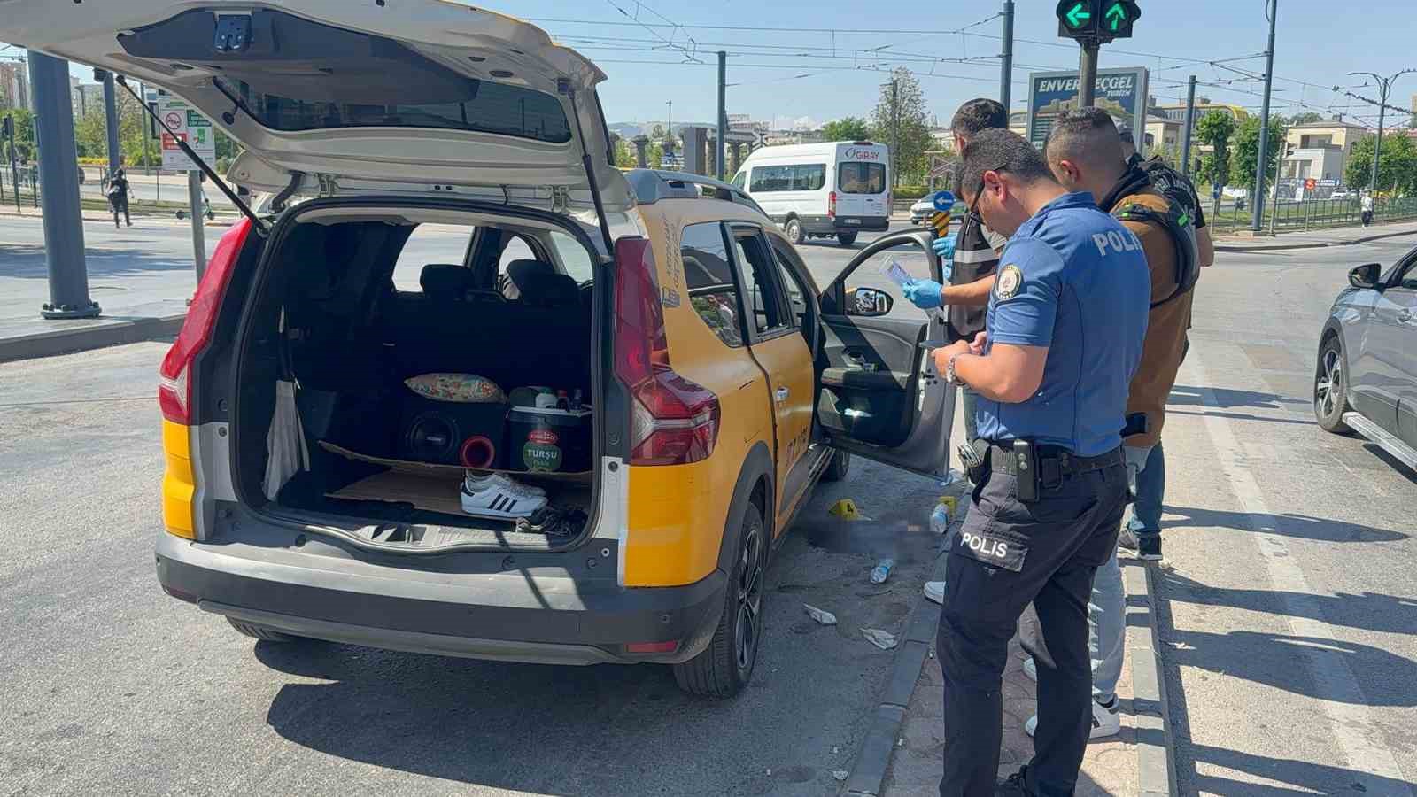 Gaziantep’te taksi durağı önünde bıçaklı kavga: 6 yaralı