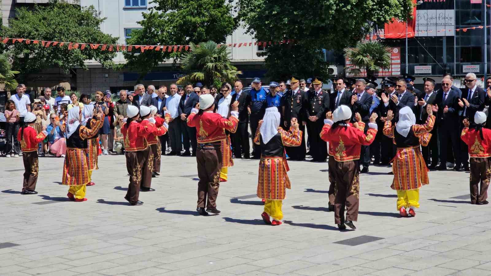 Zonguldak’ın düşman işgalinden kurtuluşunun 105’inci yılı törenlerle kutlandı