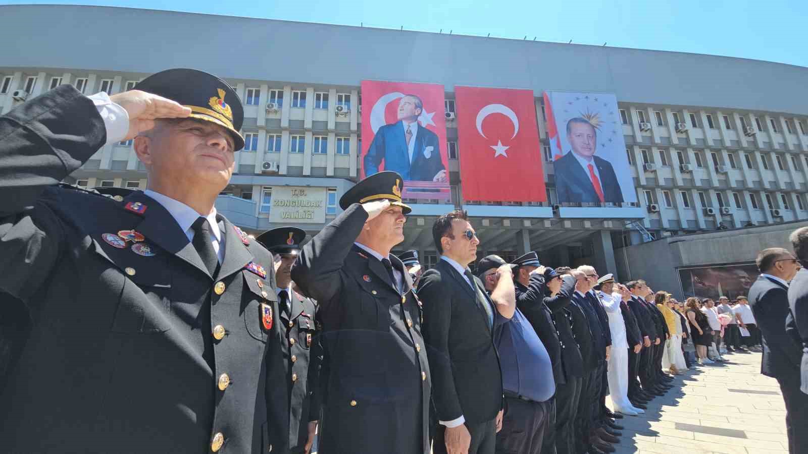 Zonguldak’ın düşman işgalinden kurtuluşunun 105’inci yılı törenlerle kutlandı