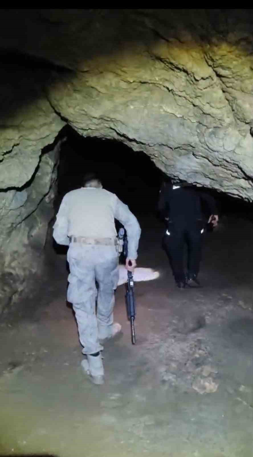 Kayıp üniversite öğrencisi için kanyon ve mağaralar didik didik taranıyor