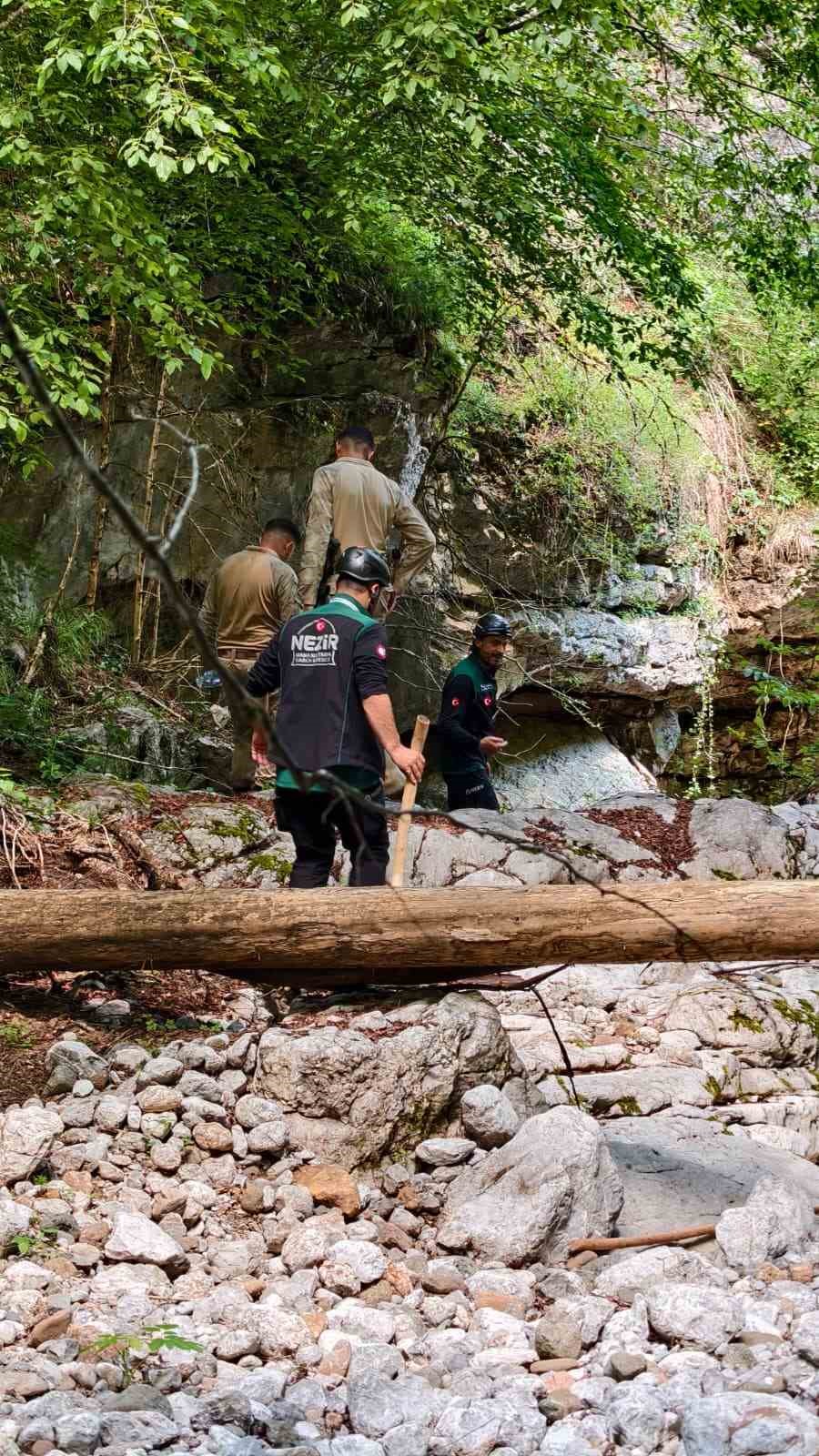 Kayıp üniversite öğrencisi için kanyon ve mağaralar didik didik taranıyor
