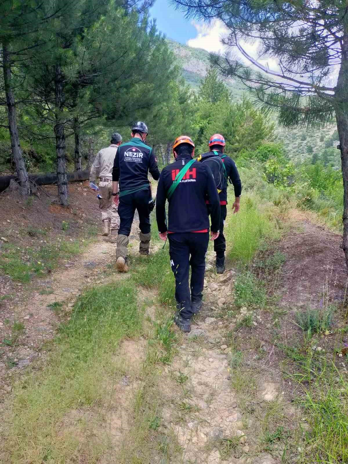 Kayıp üniversite öğrencisi için kanyon ve mağaralar didik didik taranıyor