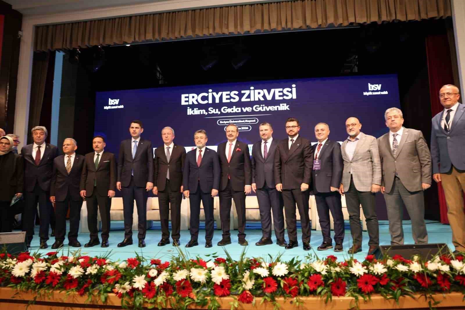 Erciyes Zirvesi-1 Kayseri’de yoğun katılımla gerçekleştirildi