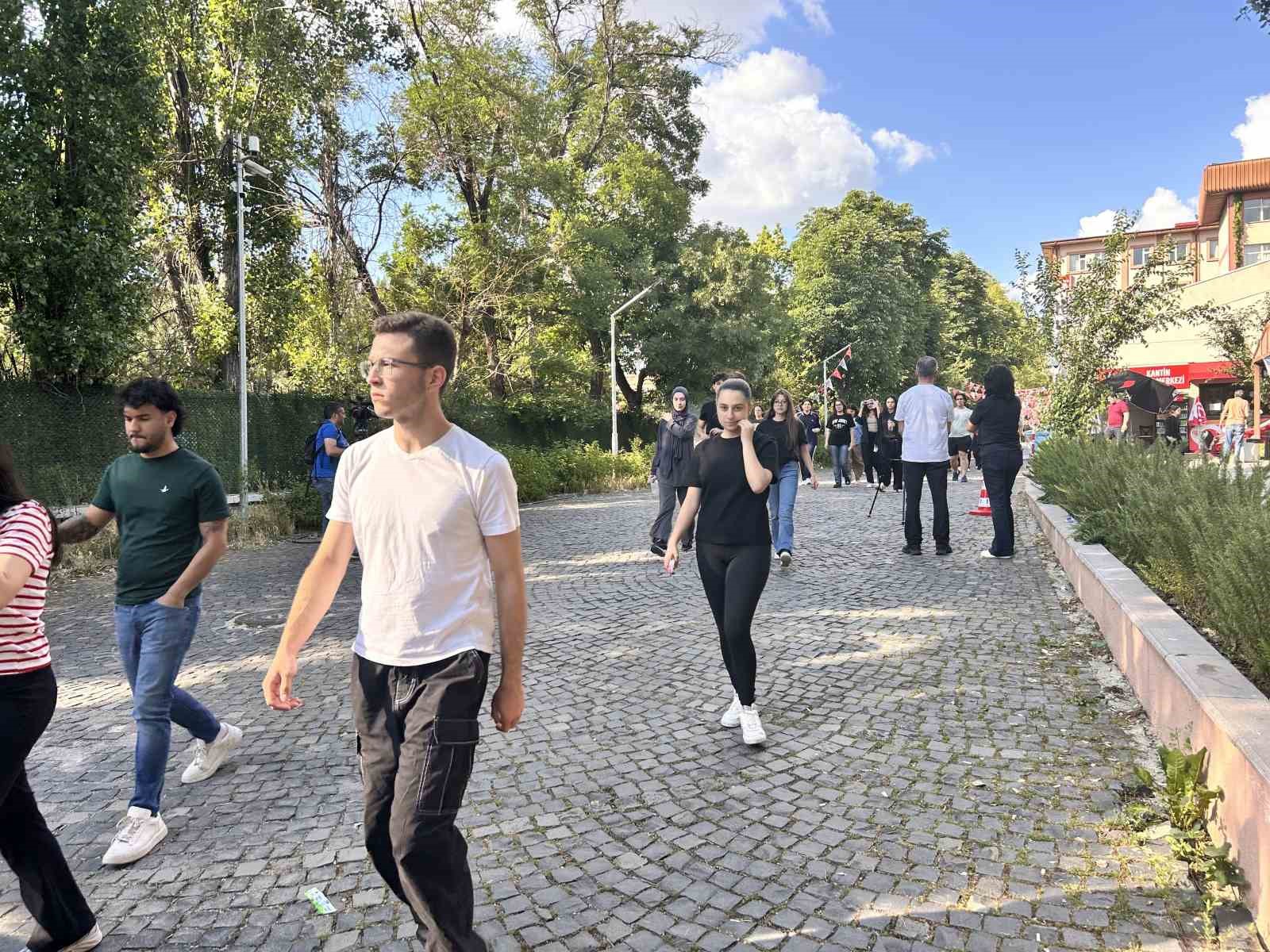 YDT’nin tamamlanmasıyla birlikte YKS maratonu sona erdi