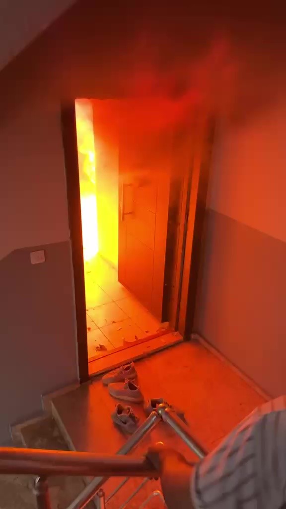 Antalya’da 1 ay önce taşındıkları daire yangında küle döndü