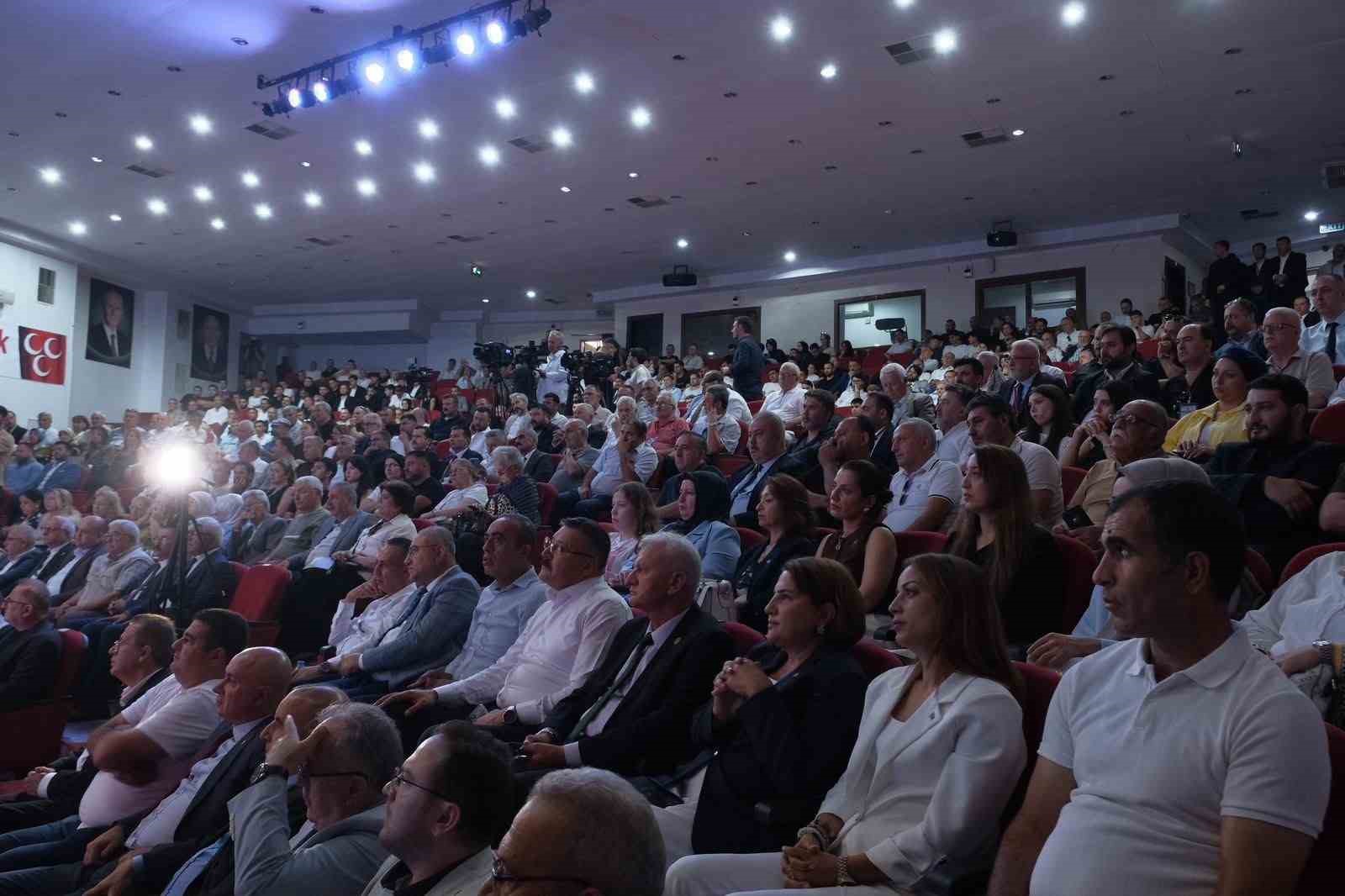 MHP’li Şahin: "Ya silahlar gömülecek ya da silahlarıyla gömülecekler"