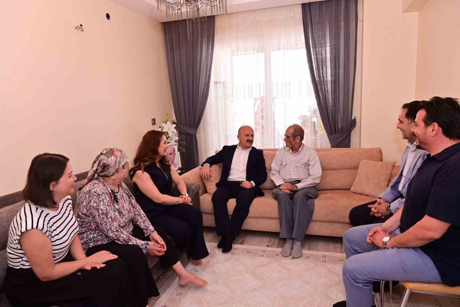 Babalar Günü’nde huzurevi sakinleri ve şehit babası unutulmadı