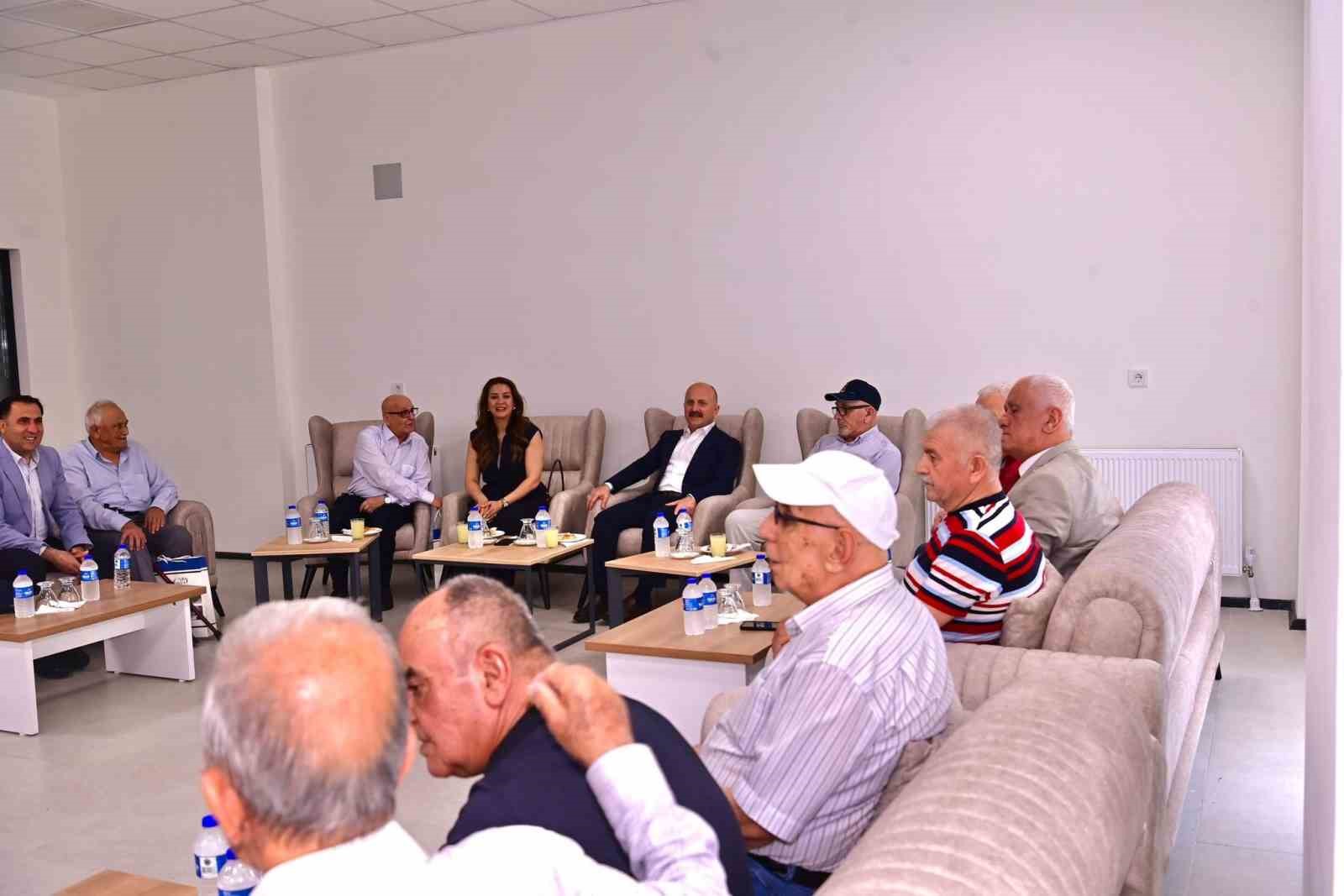 Babalar Günü’nde huzurevi sakinleri ve şehit babası unutulmadı
