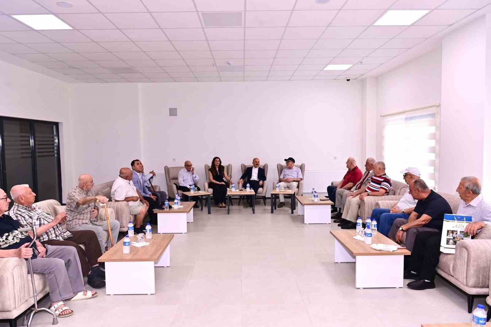 Babalar Günü’nde huzurevi sakinleri ve şehit babası unutulmadı