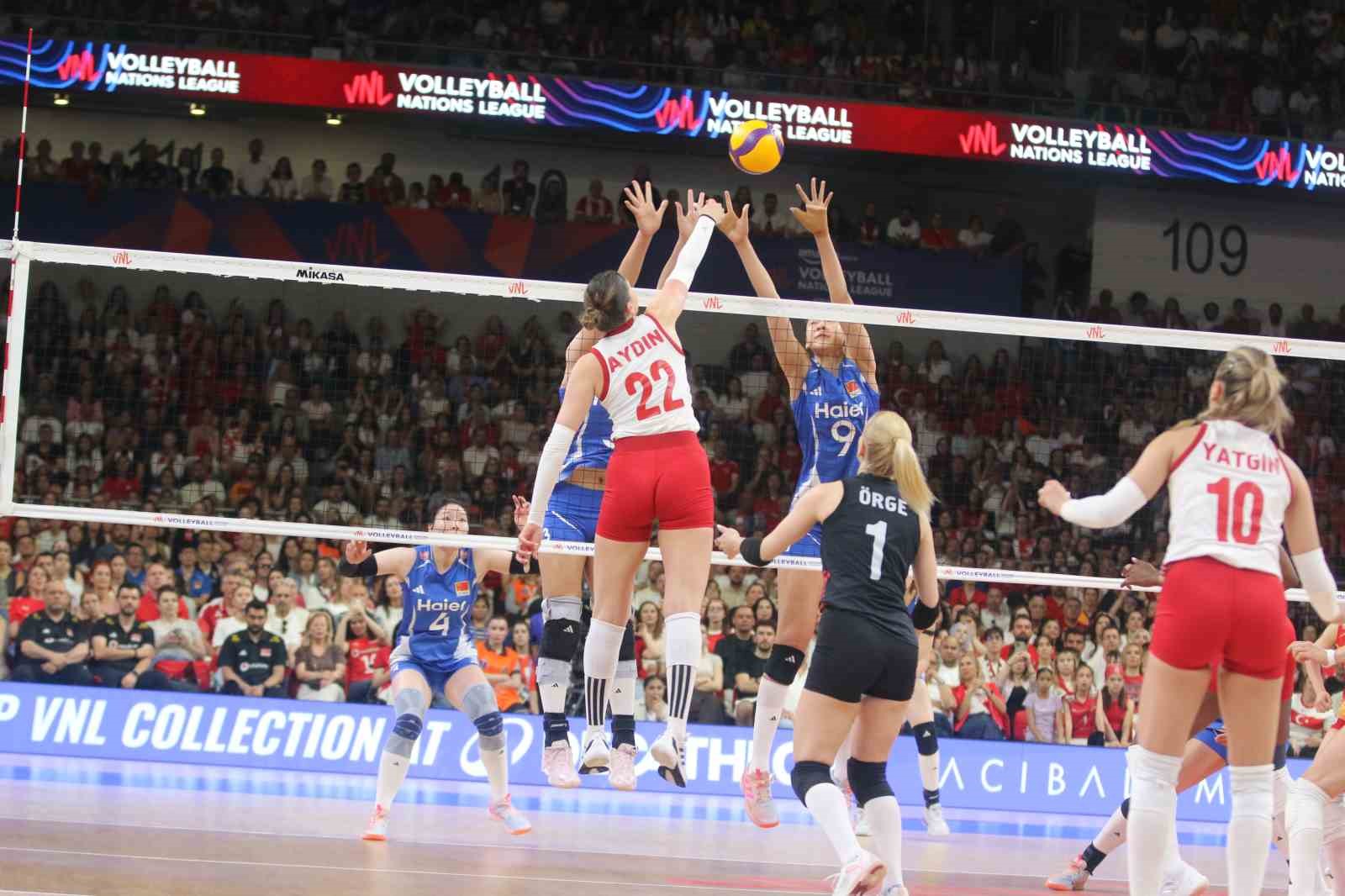A Milli Kadın Voleybol Takımı, Çin’i 3-2 mağlup etti