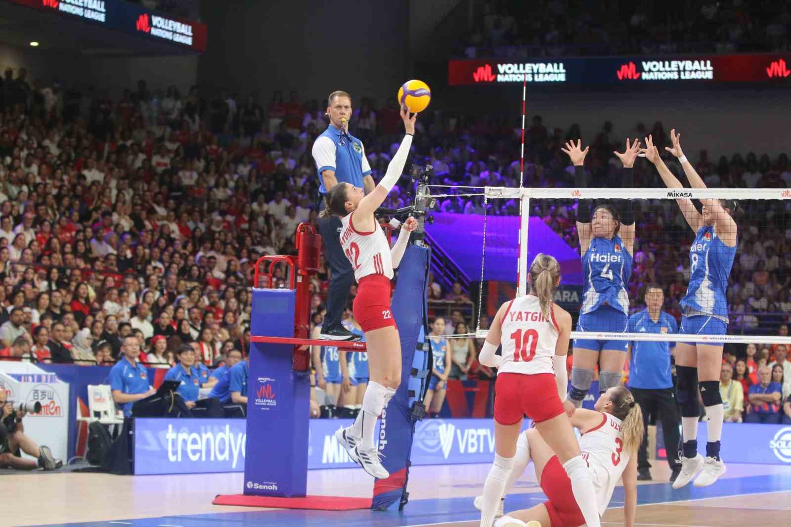 A Milli Kadın Voleybol Takımı, Çin’i 3-2 mağlup etti