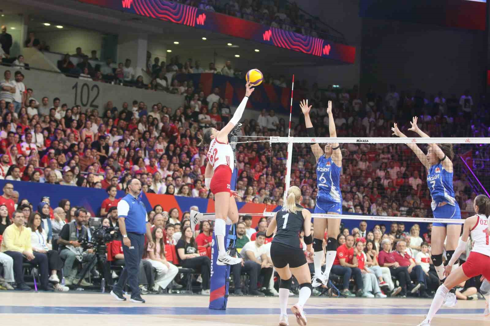 A Milli Kadın Voleybol Takımı, Çin’i 3-2 mağlup etti