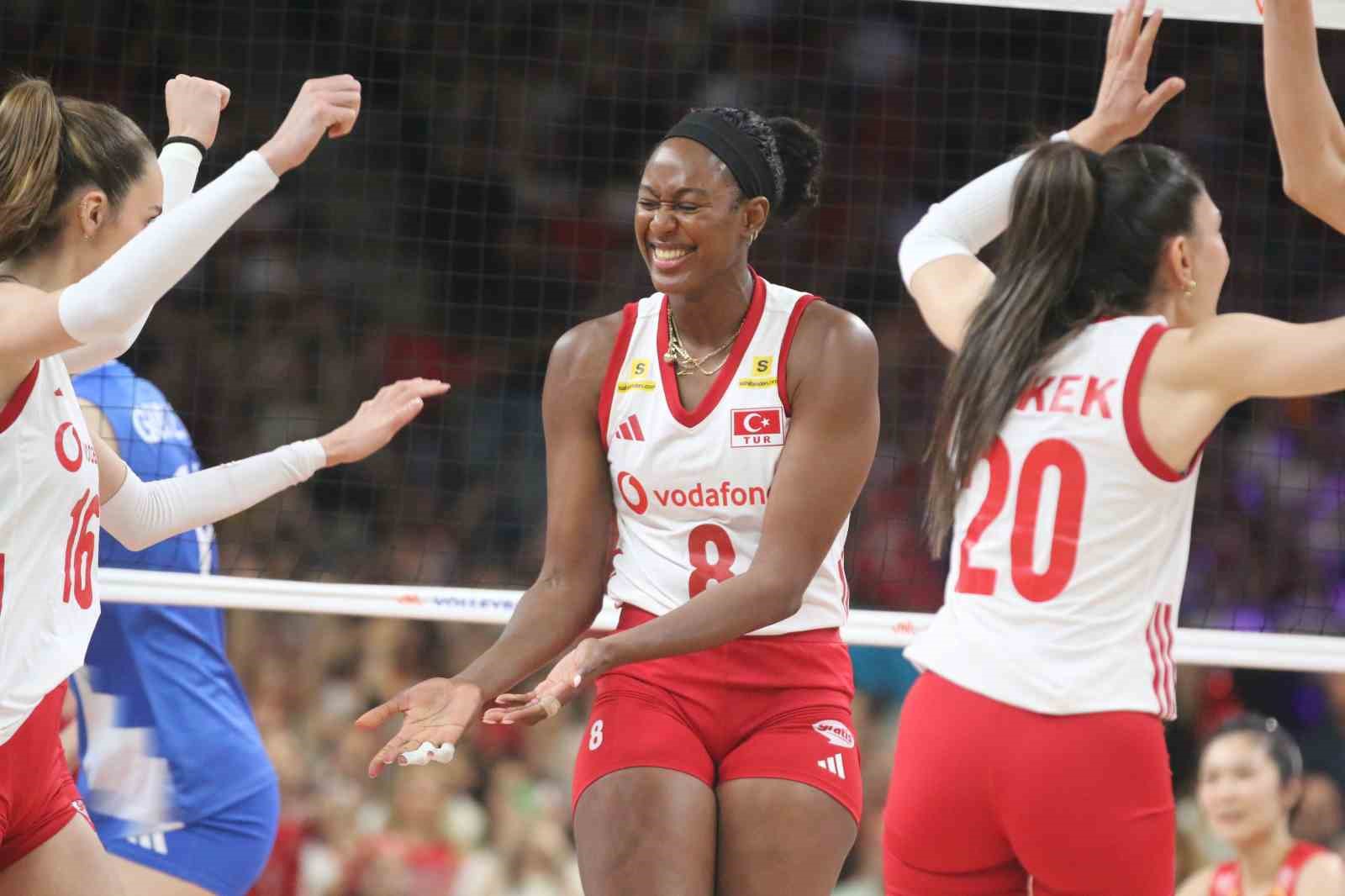 A Milli Kadın Voleybol Takımı, Çin’i 3-2 mağlup etti
