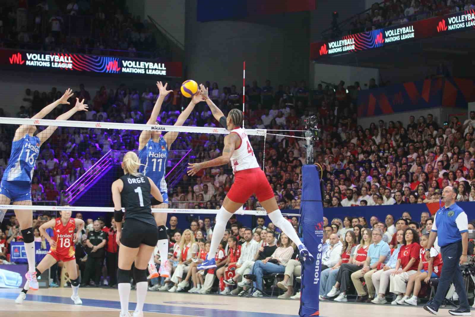 A Milli Kadın Voleybol Takımı, Çin’i 3-2 mağlup etti